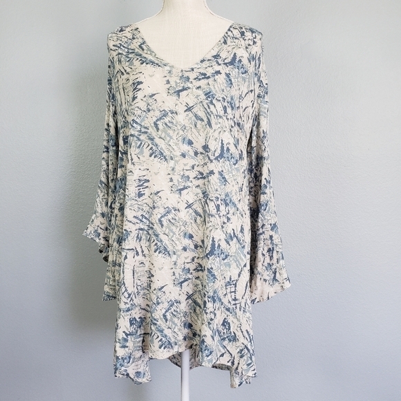 LUSH Asymetrical Hemline Bell Sleeve All Over Print Dress Flowy Lightweight Sz L - Picture 2 of 12
